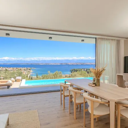 Βίλα Happy Life *